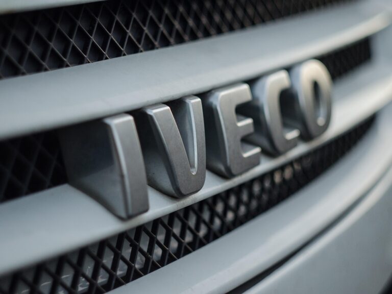 Recambios para furgonetas IVECO: prepara el vehículo para la vuelta al trabajo